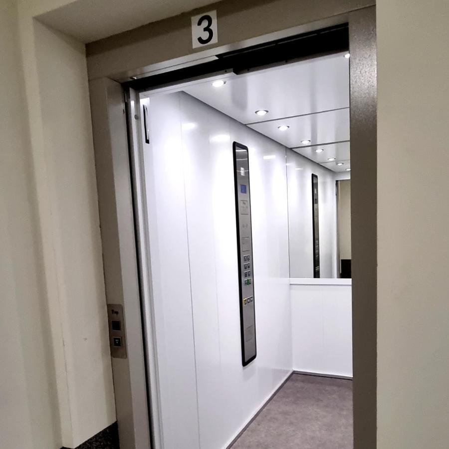Apple Apartments - Wroblewskiego Prywatne Miejsce Parkingowe Łódź Esterno foto
