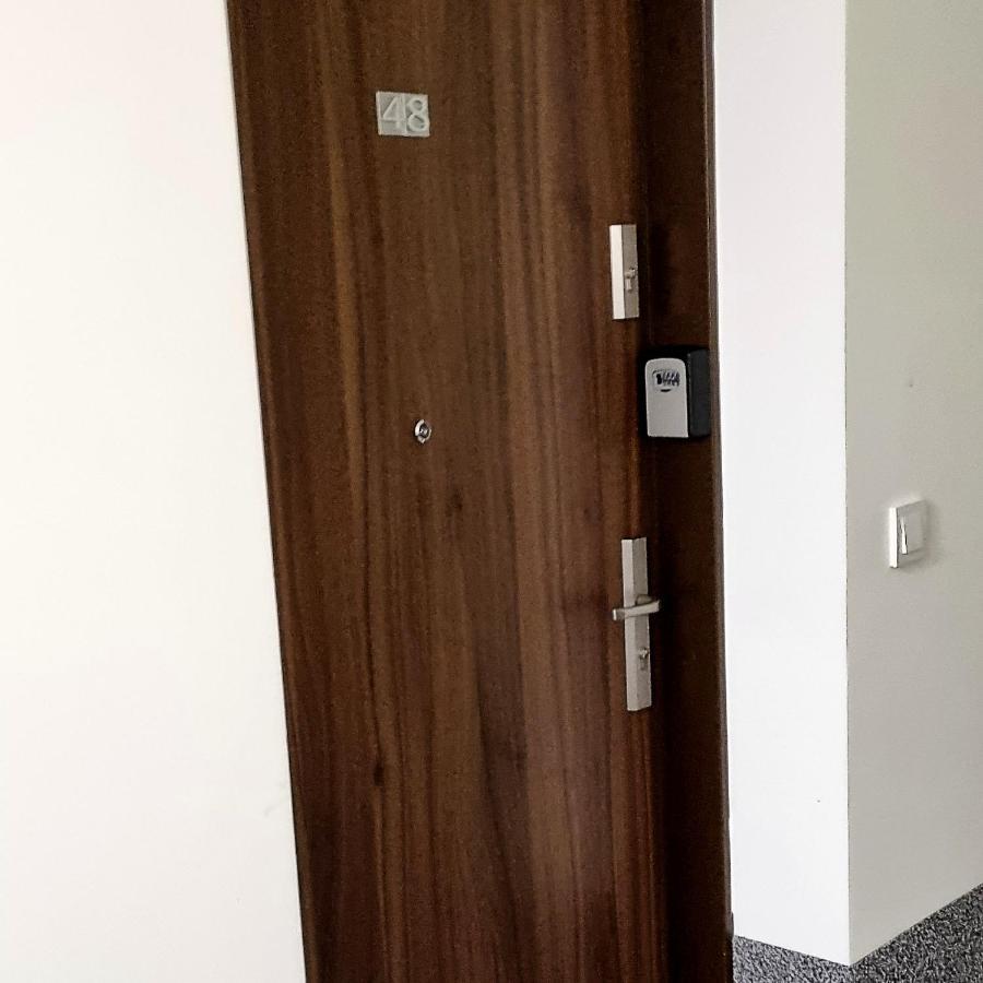 Apple Apartments - Wroblewskiego Prywatne Miejsce Parkingowe Łódź Esterno foto